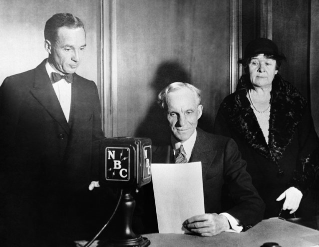 Edsel Ford, left, and Mrs. Clara Ford posing with Mr. Ford after the auto magnate made an appeal over the radio at Detroit, Mich., on October 19, 1932, for the re-election of U.S. President Herbert Hoover. Mr. Ford was on the air for about eight minutes, and his words were broadcast over a national hook-up. (Photo by AP Photo)