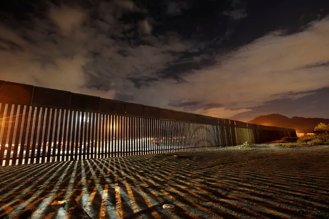 A view of a section of the wall separating Mexico and the United States, on the outskirts of Ciudad Juarez, Mexico, November 11, 2016. Picture taken November 11, 2016. (Photo by Jose Luis Gonzalez/Reuters)