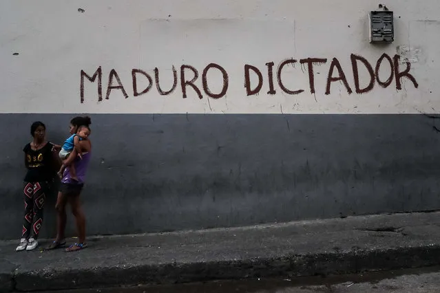 View of a graffiti on a wall on Avenida San Martin, in the center of Caracas, Venezuela, 31 March 2019. The lack of water caused by a week of blackouts in Venezuela ended up pushing Venezuelans into the streets to protest against the government of Nicolas Maduro, resulting in clashes in Caracas with reports of gunfire. There were no imediate reports of injuries. (Photo by Miguel Gutiérrez/EPA/EFE)