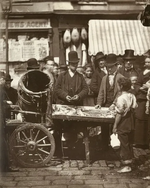 St. Giles Cheap Fish. (Photo by John Thomson/LSE Digital Library)