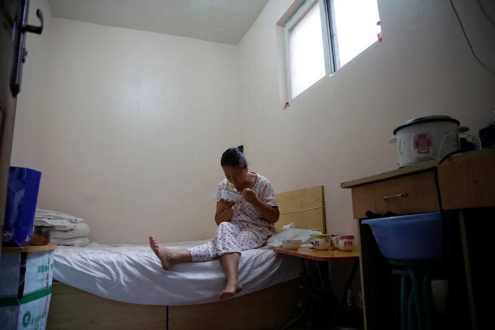 China's Cancer Patients Far from Home