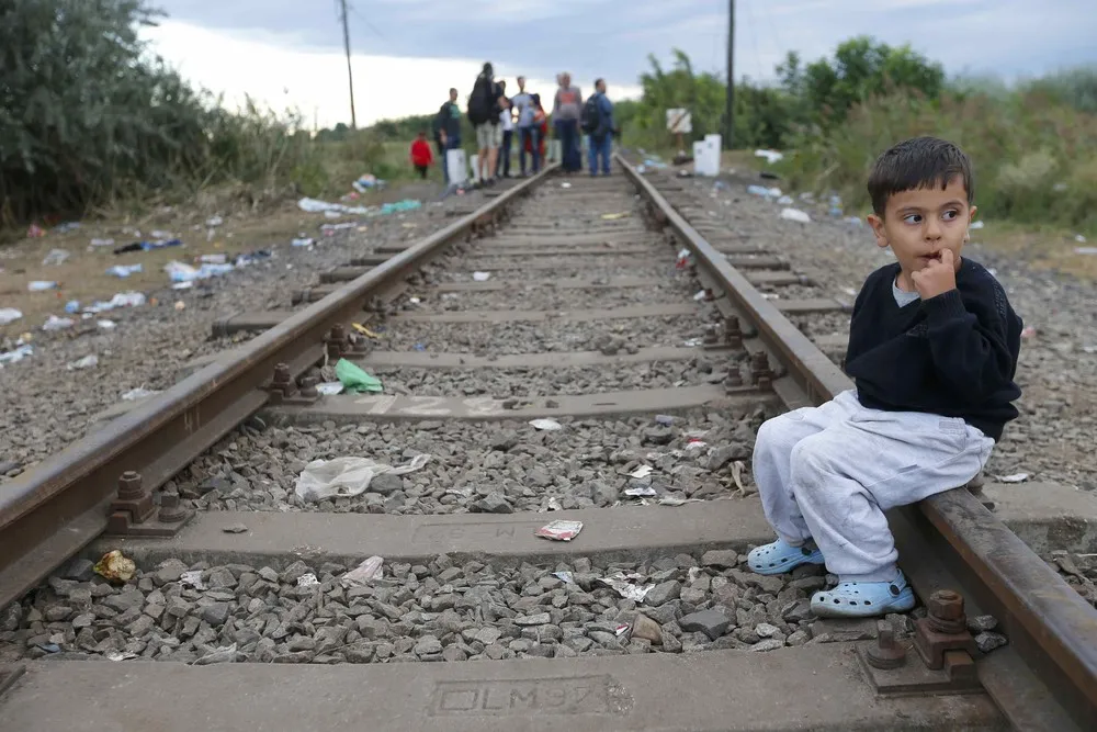 Young Migrants (100+ Photos)