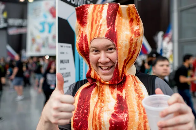 A fan cosplays during 2017 New York Comic Con, Day 1 on October 5, 2017 in New York City. (Photo by Roy Rochlin/Getty Images)