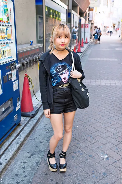 Marilyn Manson Shirt, Shibuya. A friendly Japanese girl who I snapped near Shibuya 109. Her hair & makeup were what caught my attention initially, but the Marilyn Manson shirt was a cool surprise. (Tokyo Fashion)