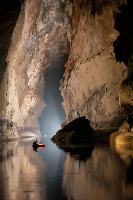 Lu He Dong cave near Fengshan, Gangxi Province, China. (Photo by Francois-Xavier De Ruydts/Caters News)