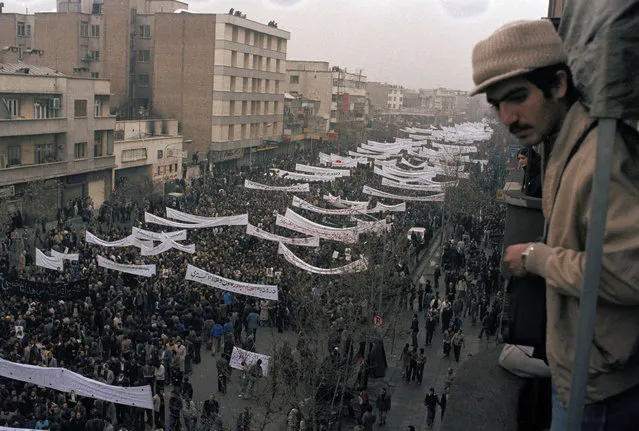 View of a massive demonstration against the Shah of Iran in downtown Tehran, Iran, October 9, 1978. (Photo by Michel Lipchitz/AP Photo)