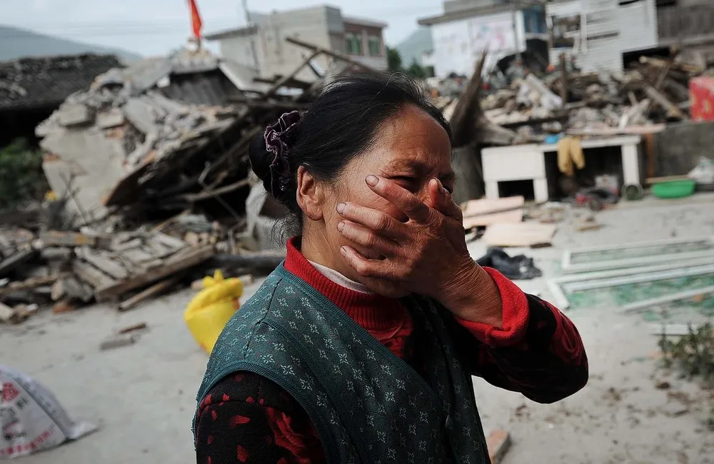 Powerful Quake Rocks China