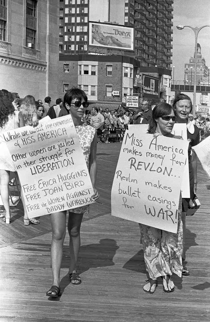 Anti Miss America Demonstration on September 7, 1968 in Atlantic City, New Jersey. (Photo by Santi Visalli/Getty Images)