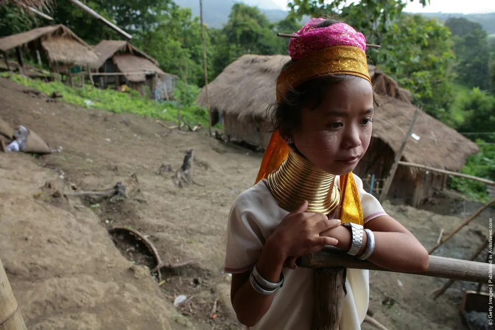Long Neck Hill Tribe Lure Thailand Tourists