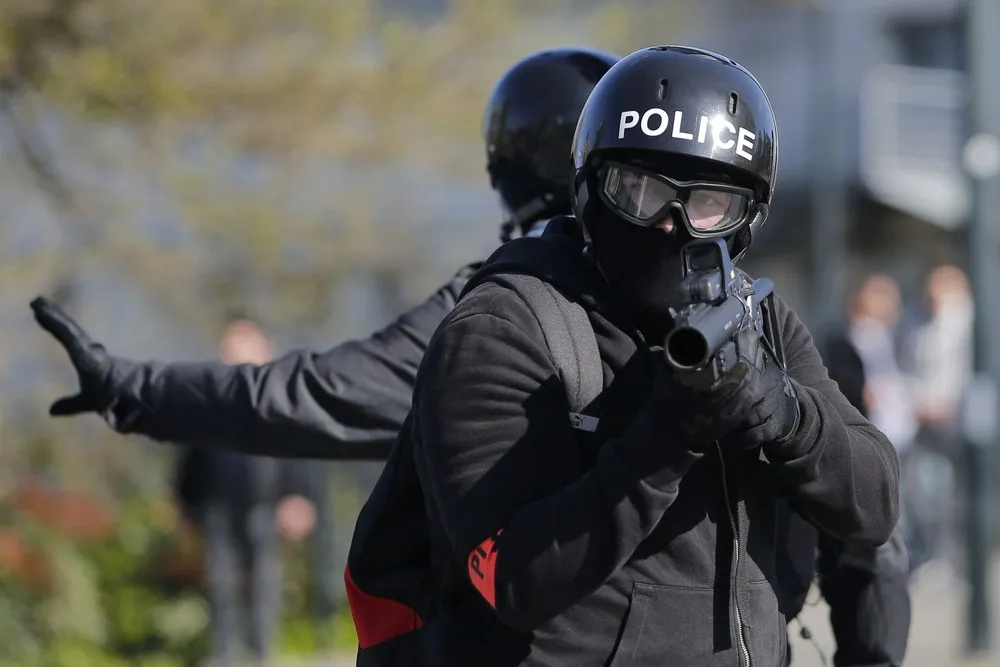 The Day in Photos – May 4, 2016