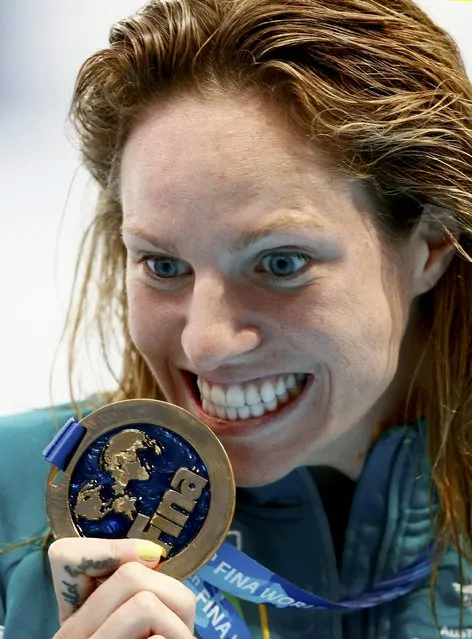 Emily Seebohm of Australia poses with her gold medal after winning the women's 200m backstroke final at the Aquatics World Championships in Kazan, Russia, August 8, 2015. (Photo by Stefan Wermuth/Reuters)