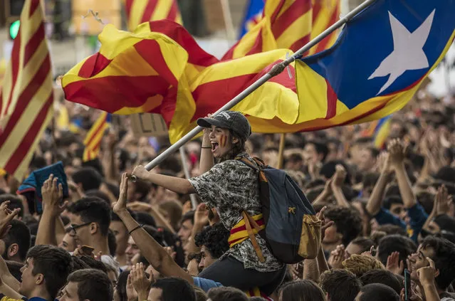 Students demonstrate against the position of the Spanish government to ban the Self-determination referendum of Catalonia during a university students strike on September 28, 2017 in Barcelona, Spain. The Catalan goverment is keeping with its plan to hold a referendum, due to take place on October 1, which has been deemed illegal by the Spanish government in Madrid. (Photo by Dan Kitwood/Getty Images)