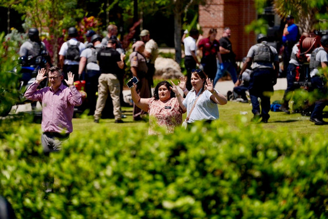 People evacuate Florida State University (FSU) campus after a mass shooting in Tallahassee, Florida, U.S., April 17, 2025. (Photo by Alicia Devine/USA TODAY NETWORK via Imagn Images via Reuters)