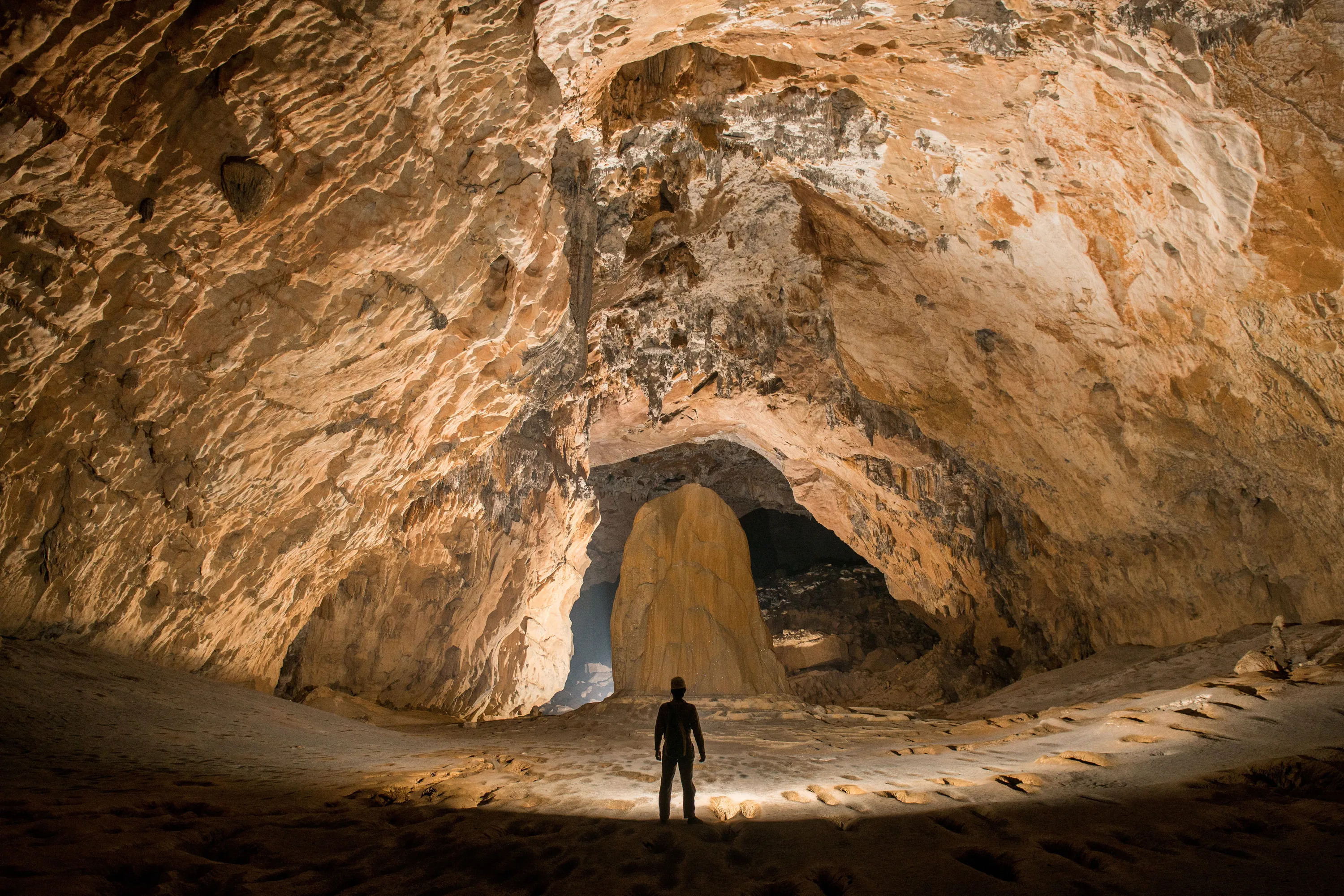 Caves adventures. Шульган Таш верблюд. Пещера Лампрехтсофен. Пещера Эр Ван Дон ... Китай. Пещера Харрисонс-Кейв.