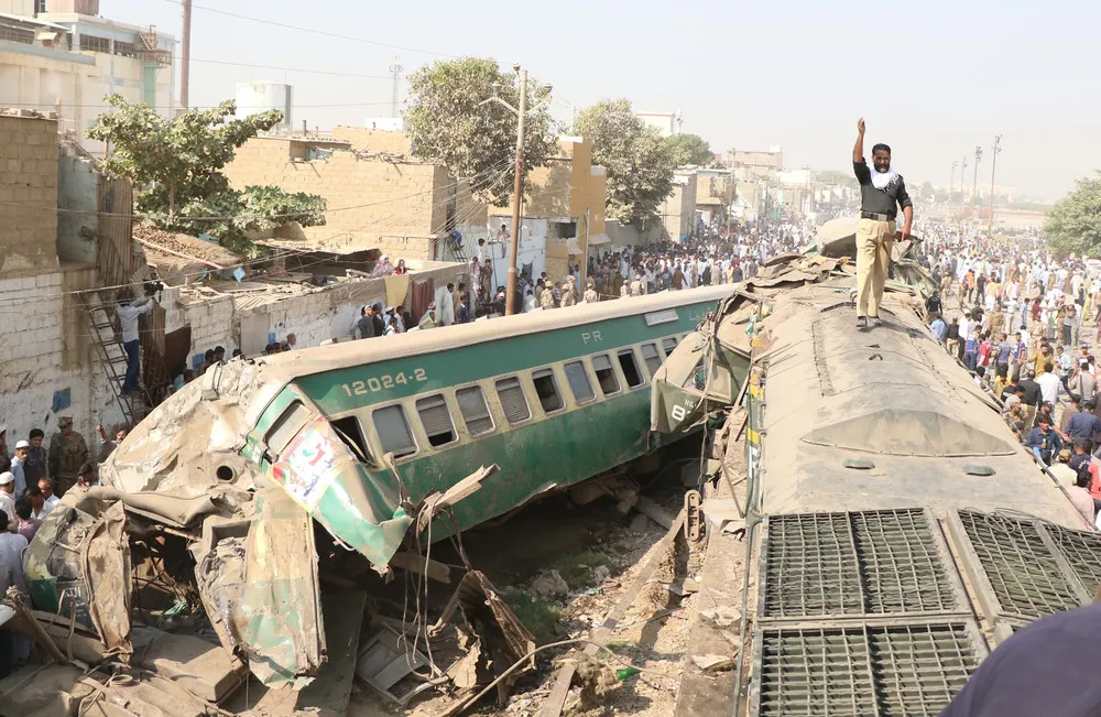 Pakistan Train Collision