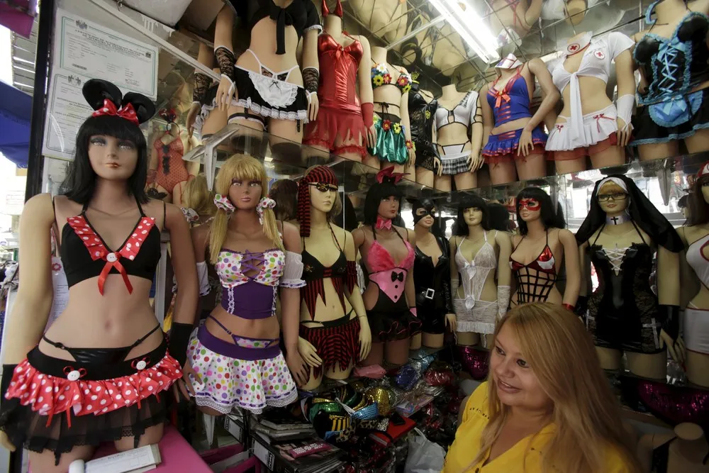 Simply Some Photos: Humans and Mannequins