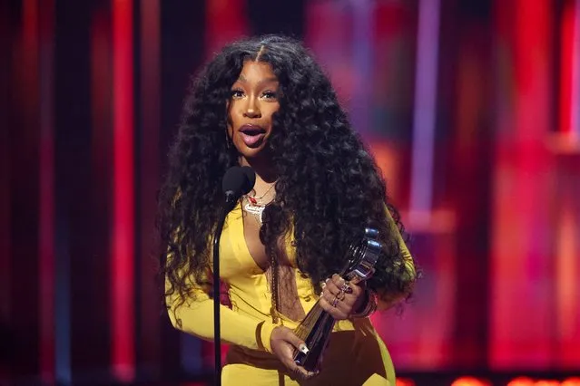 American singer-songwriter SZA accepts the Song of the Year award for Kill Bill during the iHeartRadio Music Awards at Dolby Theatre in Los Angeles, California, U.S., April 1, 2024. (Photo by Mario Anzuoni/Reuters)