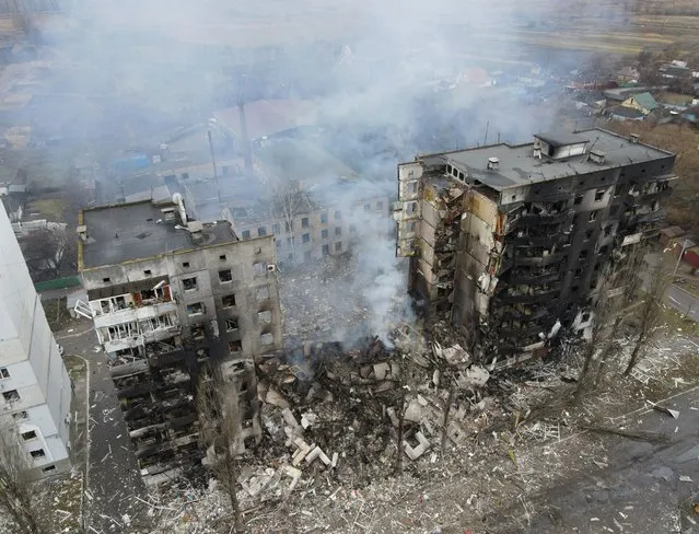 An aerial view shows a residential building destroyed by shelling, as Russia's invasion of Ukraine continues, in the settlement of Borodyanka in the Kyiv region, Ukraine on March 3, 2022. (Photo by Maksim Levin/Reuters)