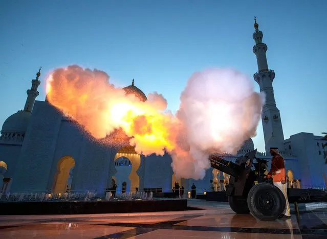 A cannon is fired at the Sheikh Zayed Grand Mosque in Abu Dhabi on April 2, 2022 to mark the end of fasting and start of iftar on the first day of Ramadan. (Photo by Victor Besa/The National)