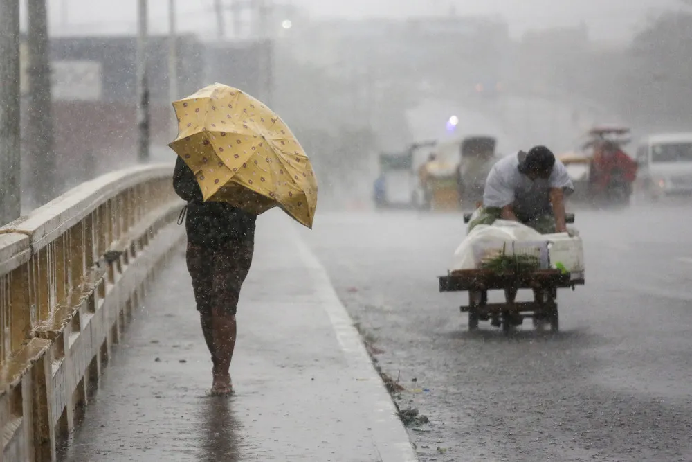 Typhoon Vamco hits the Philippines