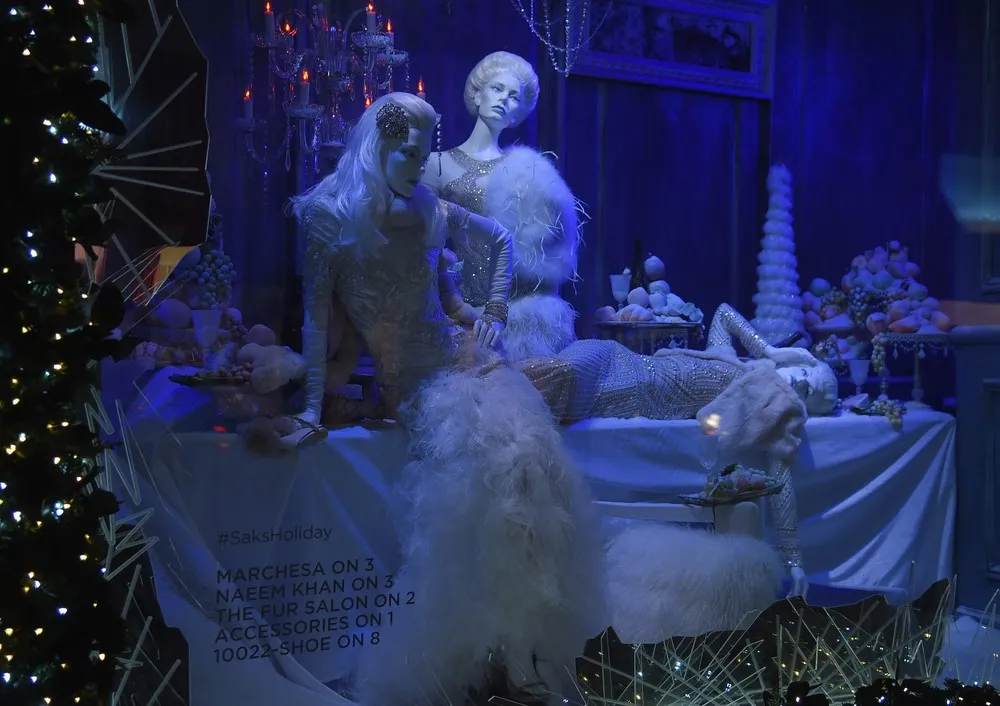 Holiday Shopping Windows in New York