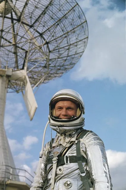 Astronaut John H. Glenn Jr., wearing a Mercury pressure suit, is photographed during preflight training activities for the Mercury-Atlas 6 (MA-6) mission at Cape Canaveral, Florida, U.S. in February 1962. Glenn made America's first manned Earth-orbital spaceflight on February 20, 1962. (Photo by Reuters/NASA)