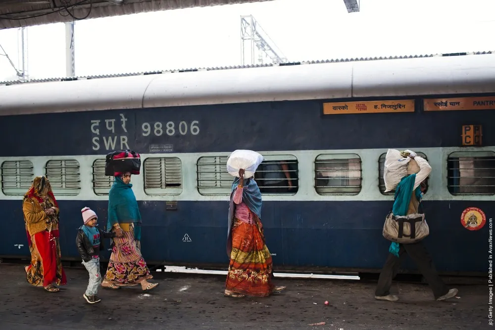Daily Life At Nizamuddin Railway Station