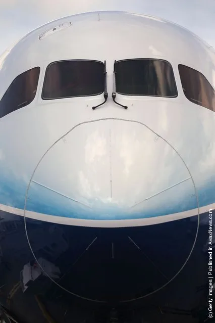 The front nosw of the Boeing 787 Dreamliner