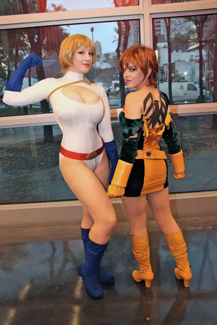 Power Girl and Marvel Girl. Good pic of me and my friend, Heather “Cat” Harris. (Photo and caption by BelleChere)