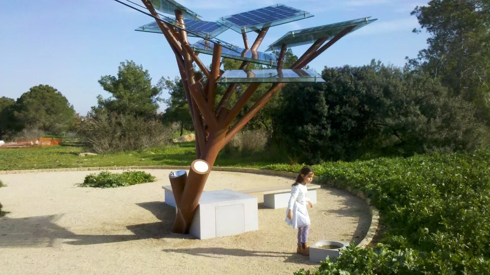 Solar-Powered Tree “eTree” In Israel