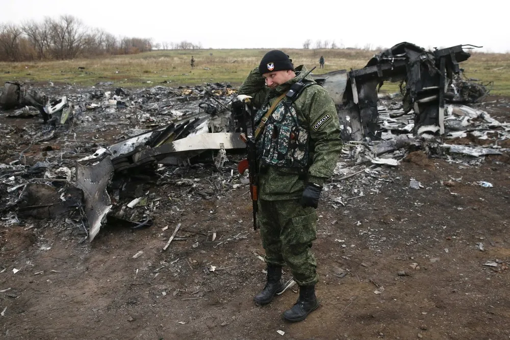 MH17 Wreckage Recovery Begins at Ukraine Crash Site