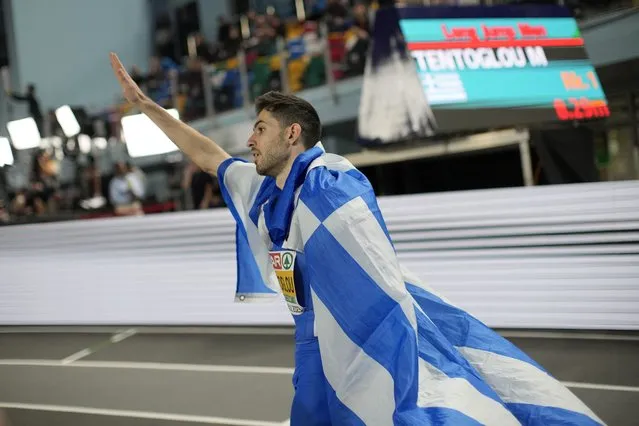 Miltiadis Tentoglou, of Greece, celebrates after winning the gold medal in the Men long Jump final at the European Athletics Indoor Championships at Atakoy Arena in Istanbul, Turkey, Sunday, March 5, 2023. (Photo by Francisco Seco/AP Photo)