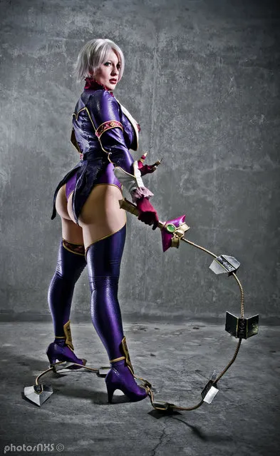 Ivy Valentine – Soul Calibur V. Made entirely and modeled by me. (Photo and caption by BelleChere/AnimazeGuy)