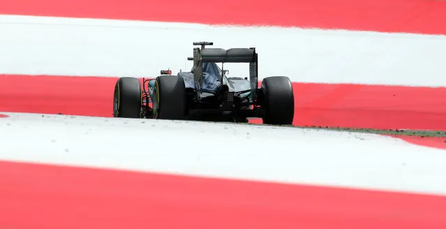 Mercedes driver Lewis Hamilton of Britain steers his car during the Austrian Formula One Grand Prix race in Spielberg, southern Austria, Sunday, June 21, 2015. (AP Photo/Ronald Zak)