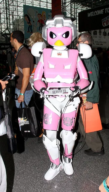 General Atmosphere at 2014 New York Comic Con – Day 3 at Jacob Javitz Center on October 11, 2014 in New York City. (Photo by Laura Cavanaugh/Getty Images)