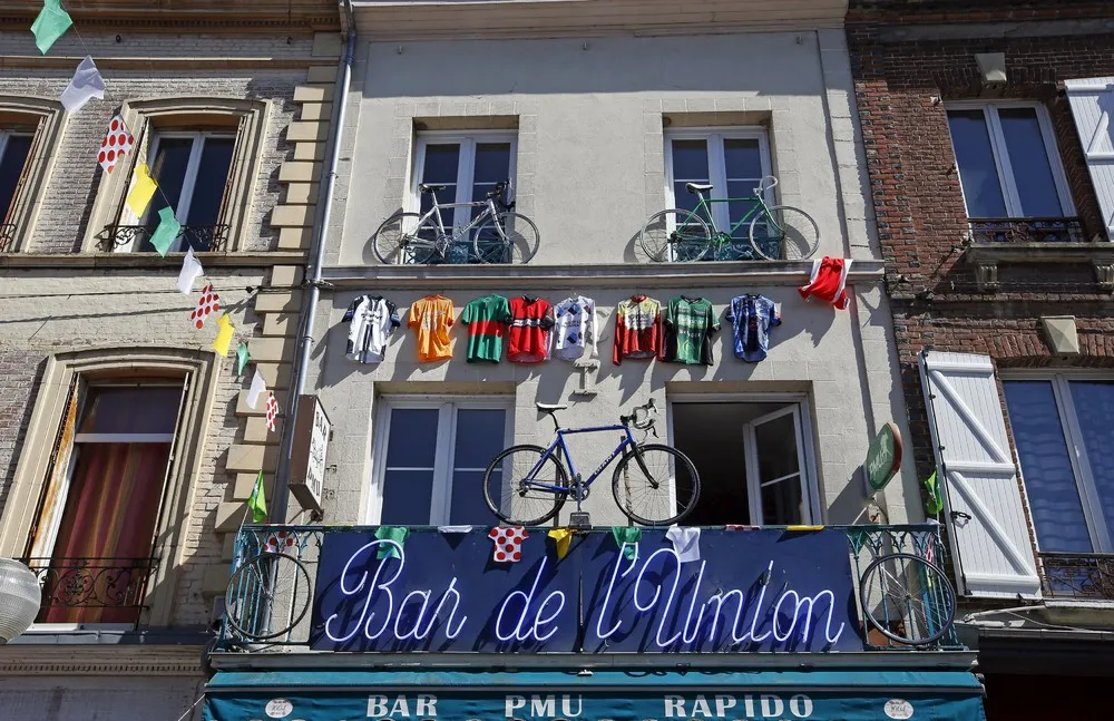 On the Sidelines – the Tour De France