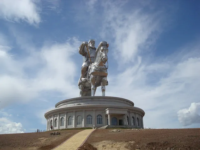 The world's largest statue of Chinggis Khaan (in Mongolia)