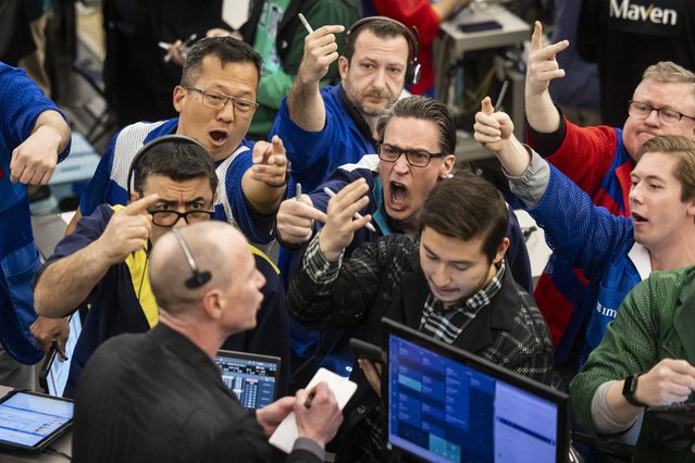 Traders work in the S&P options pit at the Cboe Options Exchange in the Chicago Board of Trade Building in the Loop, Monday, April 7, 2025. (Photo by Ashlee Rezin/Chicago Sun-Times via AP Photo)