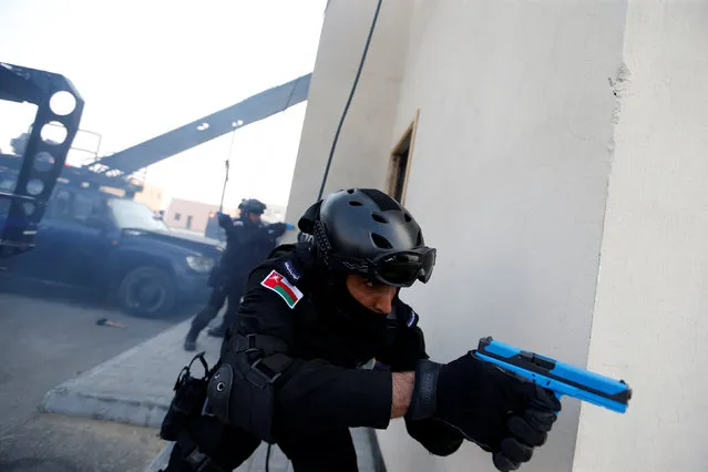 Omani Tactical & Commando personnel are seen during the month-long GCC joint security exercise “Arabian Gulf Security 1” in Manama, Bahrain November 1, 2016. (Photo by Hamad I. Mohammed/Reuters)