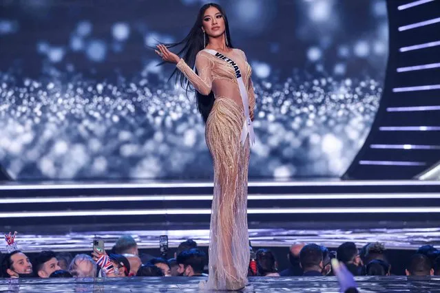 Miss Vietnam, Nguyễn Huỳnh Kim Duyên, presents herself on stage during the preliminary stage of the 70th Miss Universe beauty pageant in Israel's southern Red Sea coastal city of Eilat on December 10, 2021. (Photo by Menahem Kahana/AFP Photo)