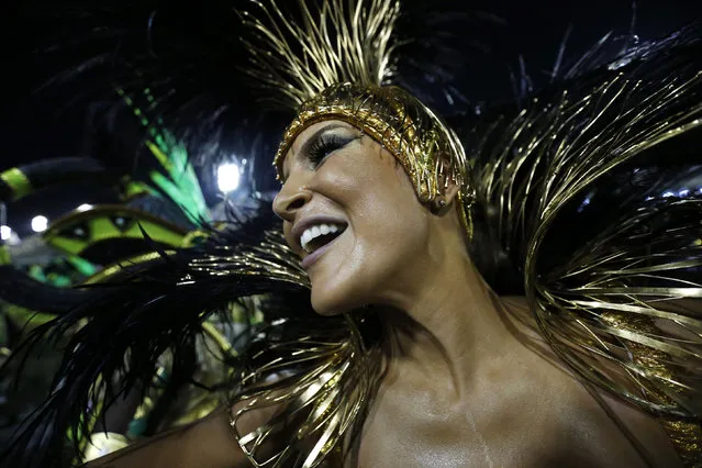 The Mocidade samba school Drum Queen Claudia Leitte performs during the carnival parade at the Sambadrome in Rio de Janeiro, Brazil February 8, 2016. (Photo by Sergio Moraes/Reuters)