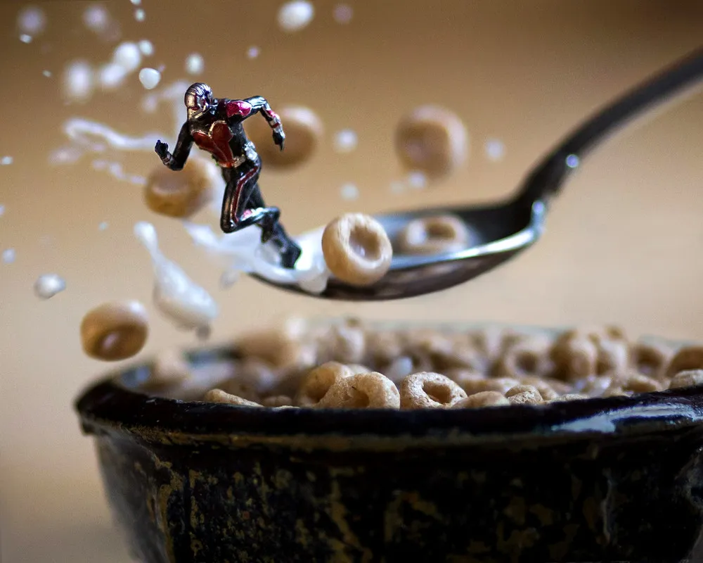 Photographer brings Plastic Toys to Life