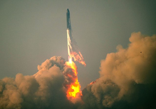 SpaceX’s Starship spacecraft and Super Heavy rocket launch from Starbase on April 20, 2023. The rocket successfully blasted off at 8:33 am Central Time (1333 GMT). The Starship capsule had been scheduled to separate from the first-stage rocket booster three minutes into the flight but separation failed to occur and the rocket blew up. (Photo by Jonathan Newton/The Washington Post)