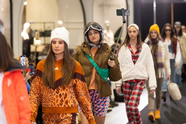 A fashion fair was organized in the Rajićeva Shopping Center in Belgrade on December 24, 2024. The first floor of the shopping center was transformed into a catwalk, and the models of the Alekk fashion agency brilliantly expressed the idea that fashion is not just clothes, but an attitude that, with the selection of quality pieces from good brands, becomes unmistakably fashionable and easy to wear. (Photo by Nenad Karlic)