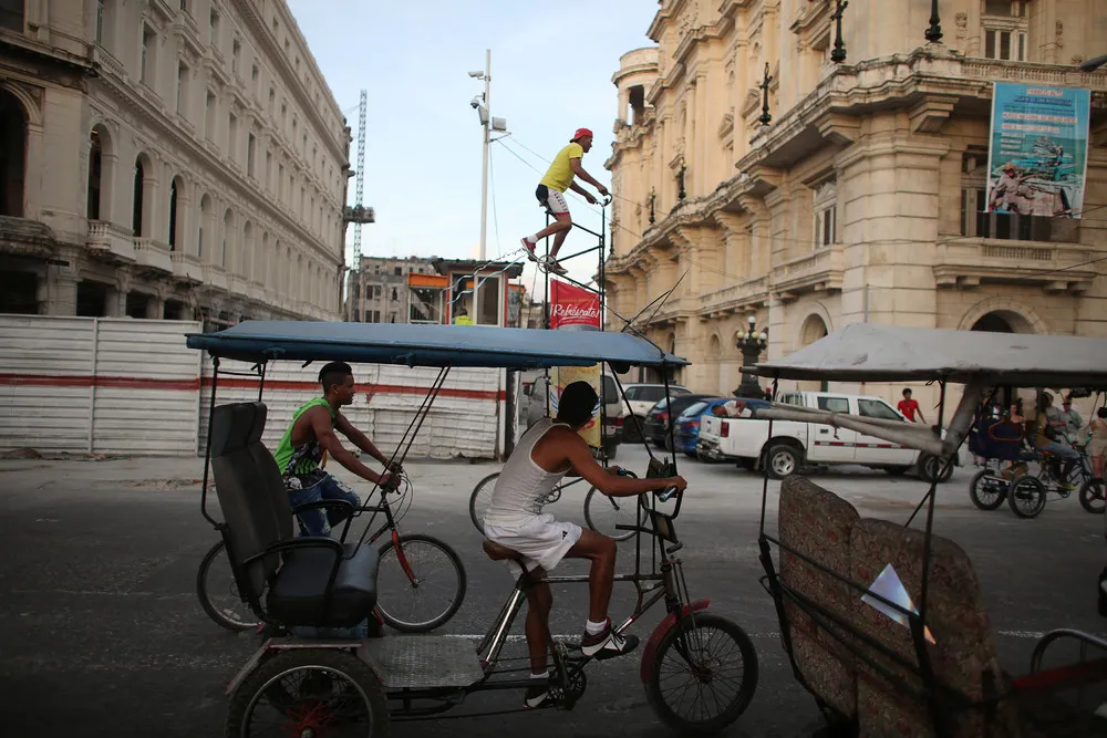 Cycling Head and Shoulders above Havana