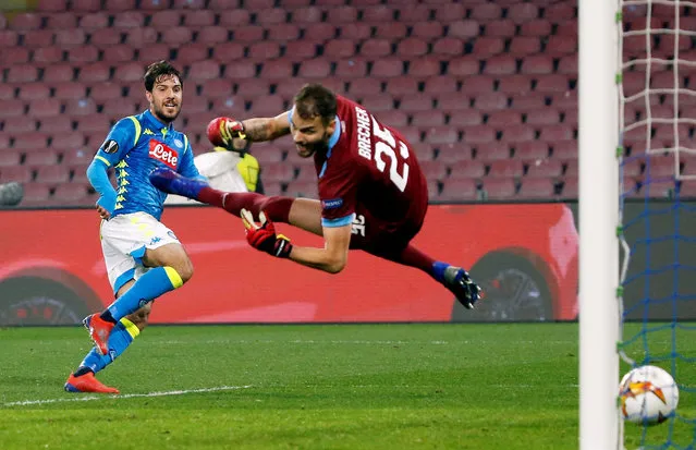 Napoli's Simone Verdi scores their first goal during the UEFA Europa League round of 32 second-leg football match SSC Napoli vs FC Zurich on February 21, 2019 at the San Paolo stadium in Naples. (Photo by Ciro De Luca/Reuters)