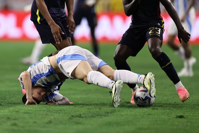 Lionel Messi of Argentina rolls back during the CONMEBOL Copa America 2024 quarter-final match between Argentina and Ecuador at NRG Stadium on July 04, 2024 in Houston, Texas. (Photo by Omar Vega/Getty Images)