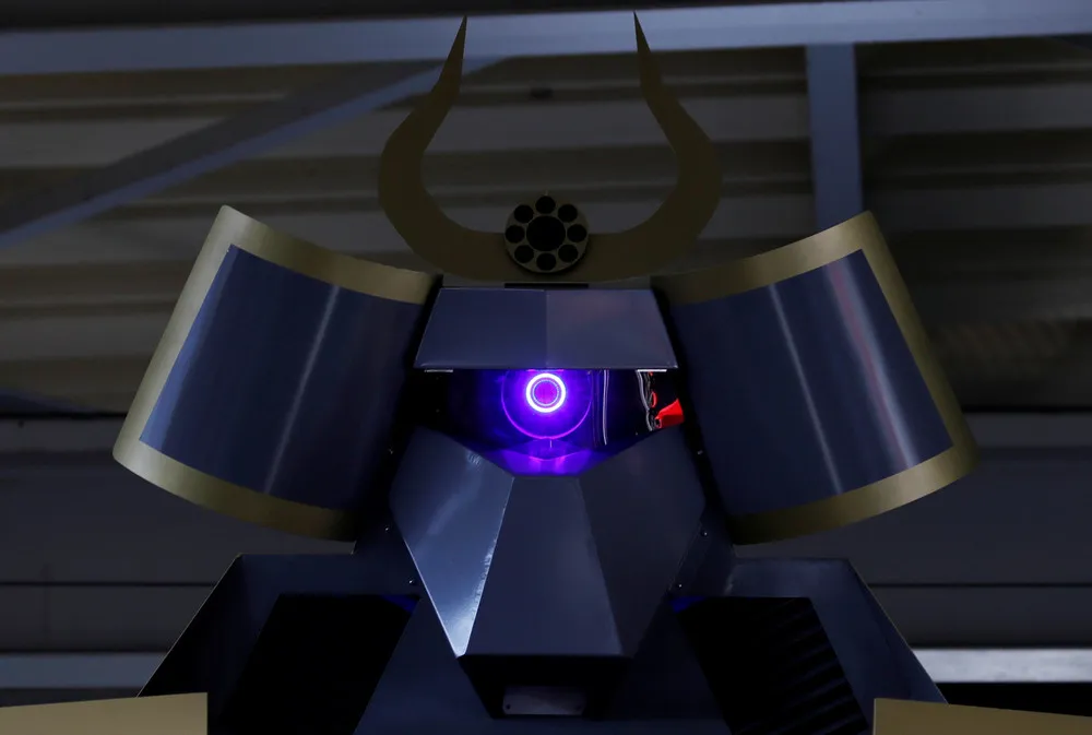 Japanese Engineer's Giant Robot Dream