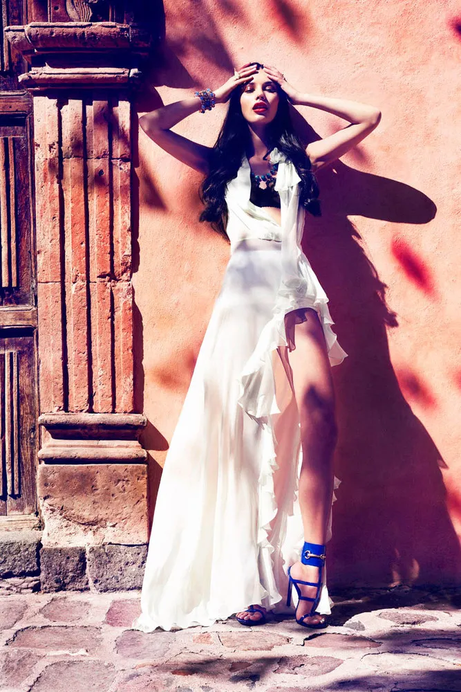 Tiffany Keller Sizzles in Mexico for «Marie Claire» Latin America by Vladimir Marti
