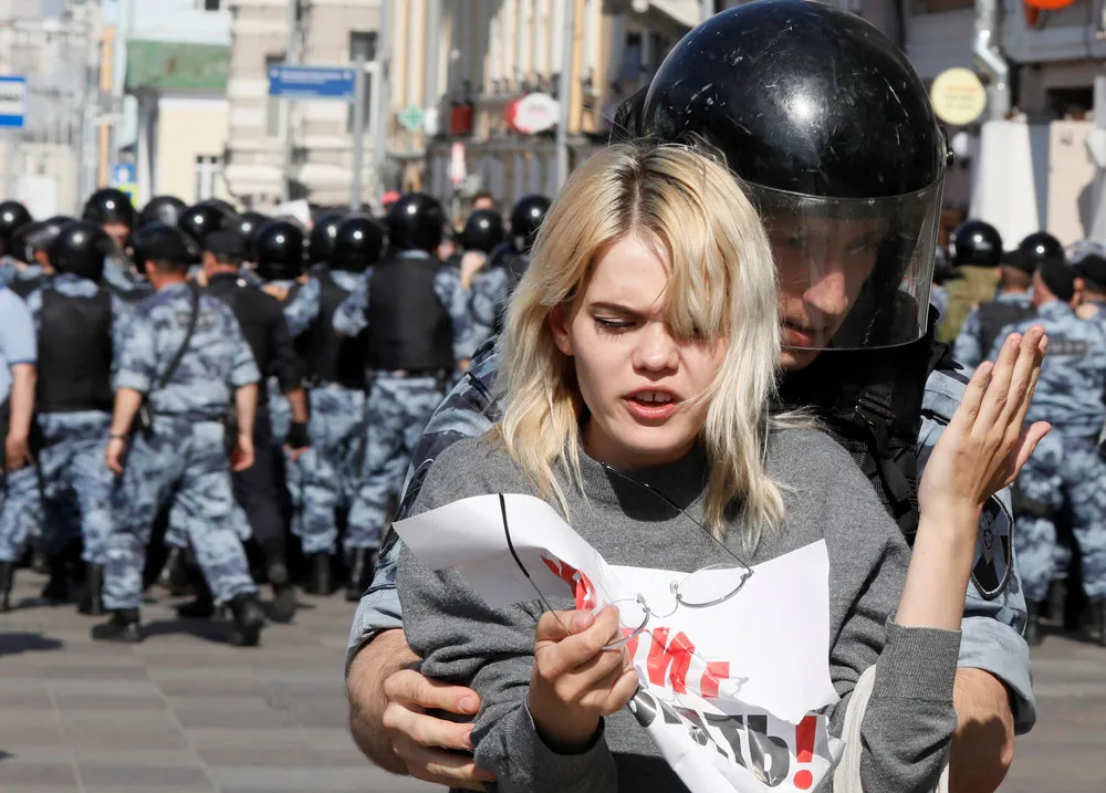 Russian Police Arrest over 1,000 in Moscow